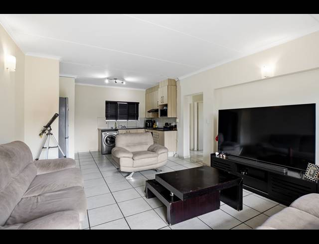 2 BEDROOM APARTMENT FOR SALE IN BARBEQUE DOWNS